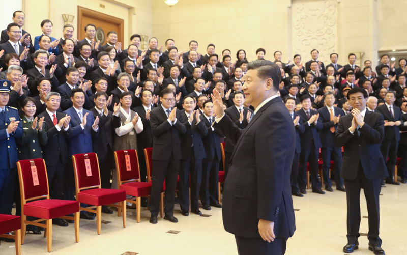 11月20日，党和国家领导人习近平、王沪宁等在北京会见全国精神文明建设表彰大会代表。新华社记者 鞠鹏 摄